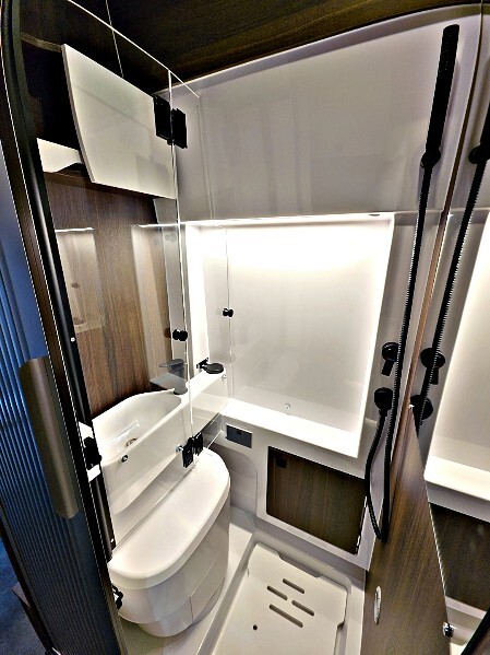 ROBETA BADEZIMMER OASIS mit Duschtrennwand